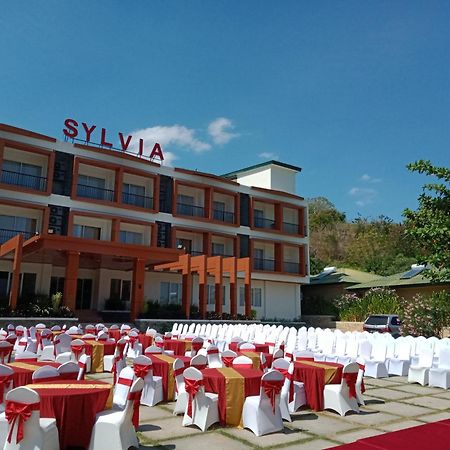 Sylvia Hotel & Resort Komodo Лабуан Баджо Екстериор снимка