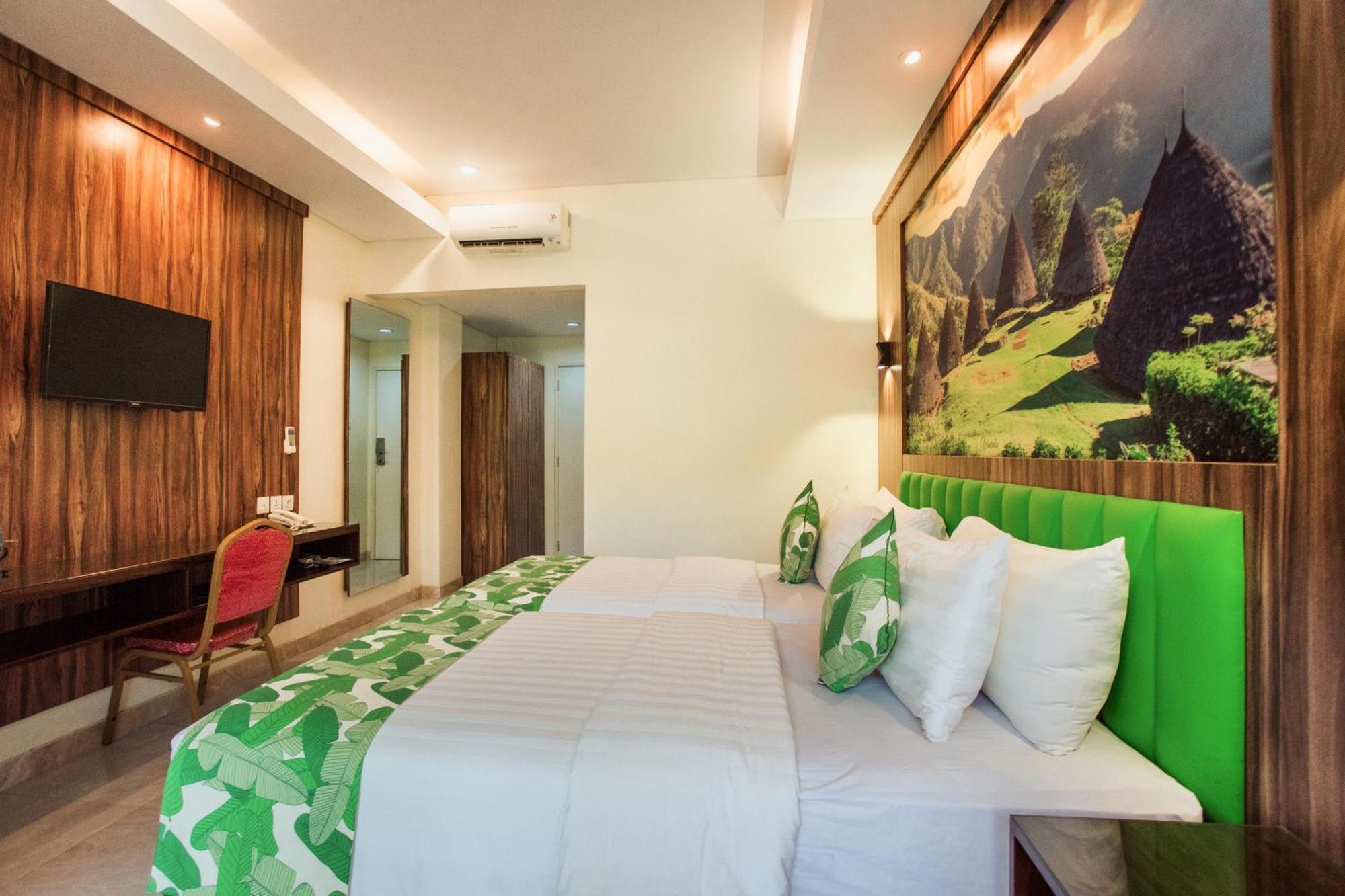 Sylvia Hotel & Resort Komodo Лабуан Баджо Екстериор снимка