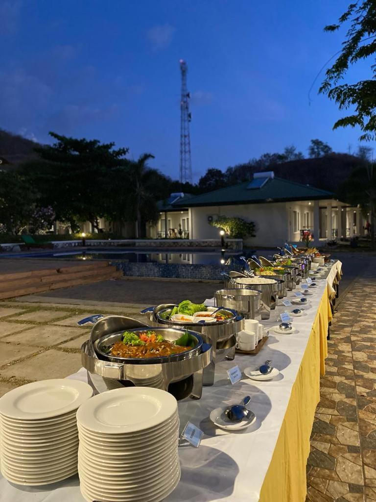 Sylvia Hotel & Resort Komodo Лабуан Баджо Екстериор снимка
