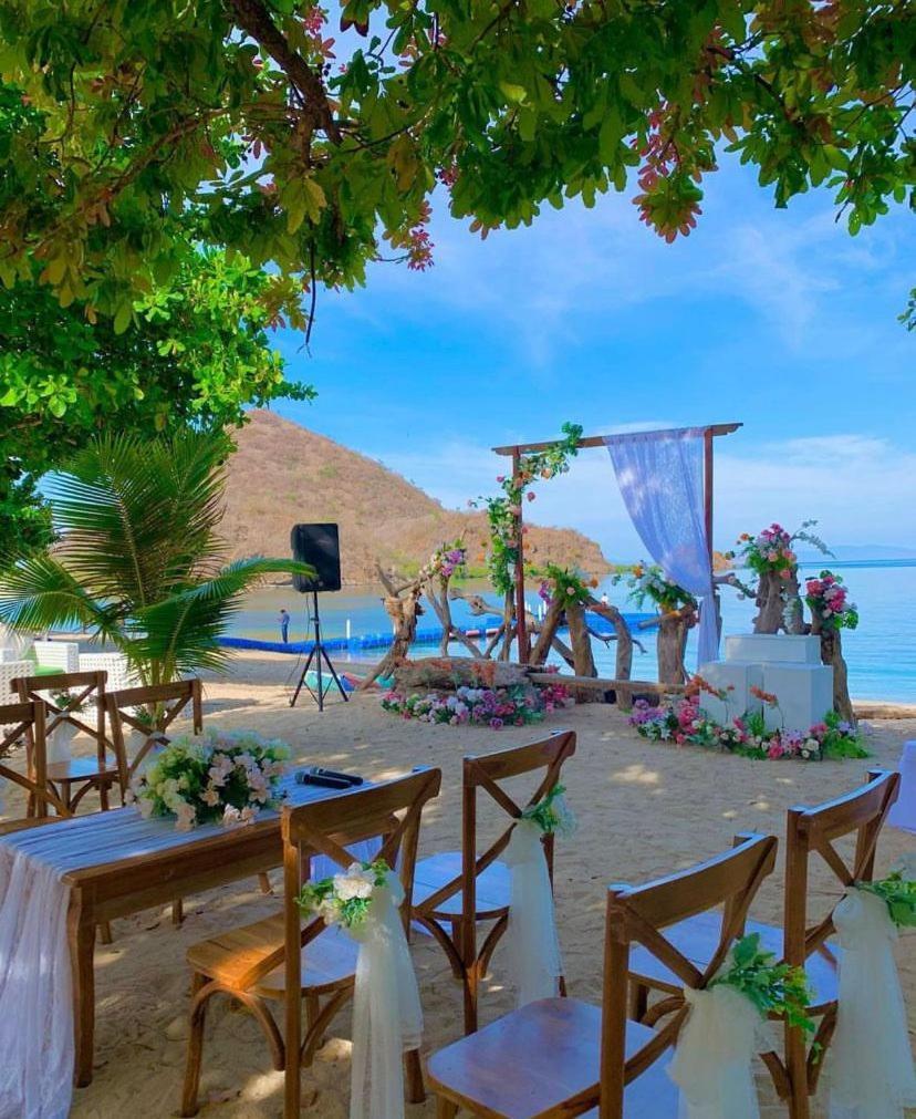 Sylvia Hotel & Resort Komodo Лабуан Баджо Екстериор снимка