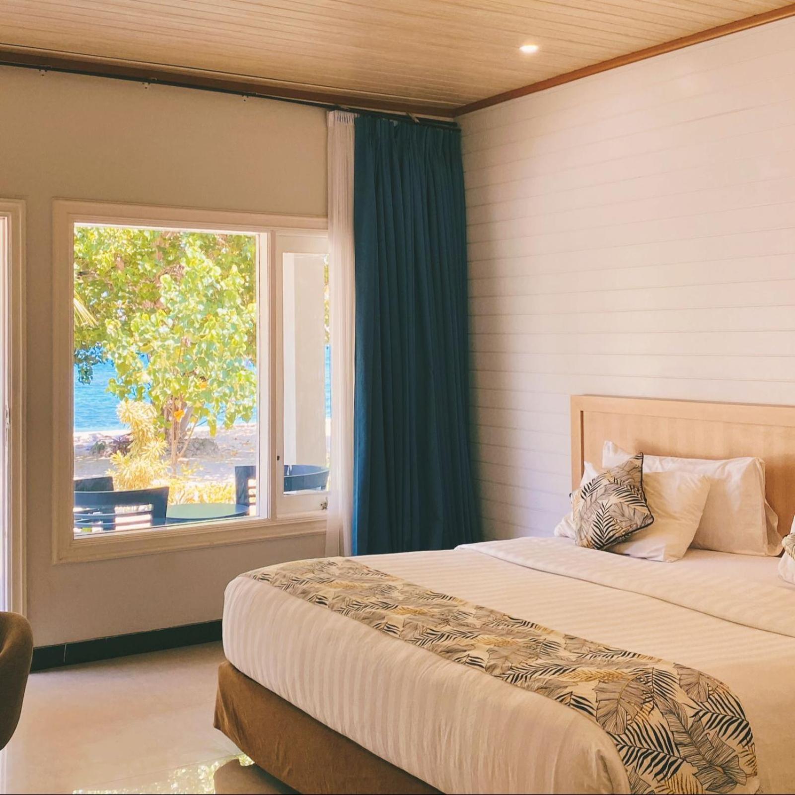 Sylvia Hotel & Resort Komodo Лабуан Баджо Екстериор снимка