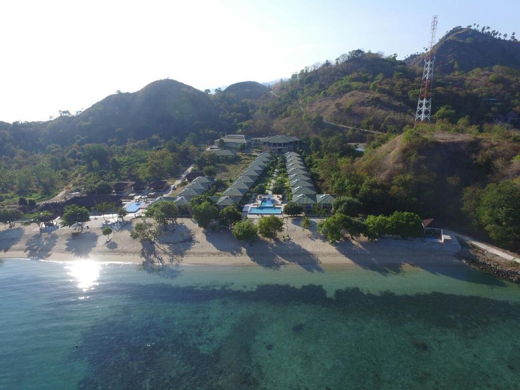 Sylvia Hotel & Resort Komodo Лабуан Баджо Екстериор снимка