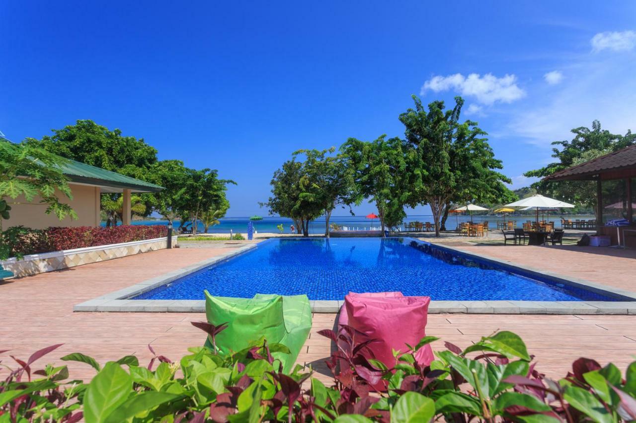 Sylvia Hotel & Resort Komodo Лабуан Баджо Екстериор снимка